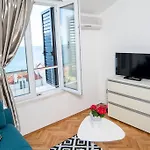 Apartment Seven