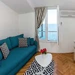 Apartment Seven