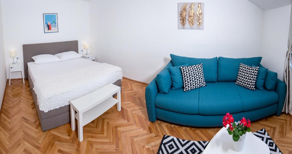 Apartment Seven
